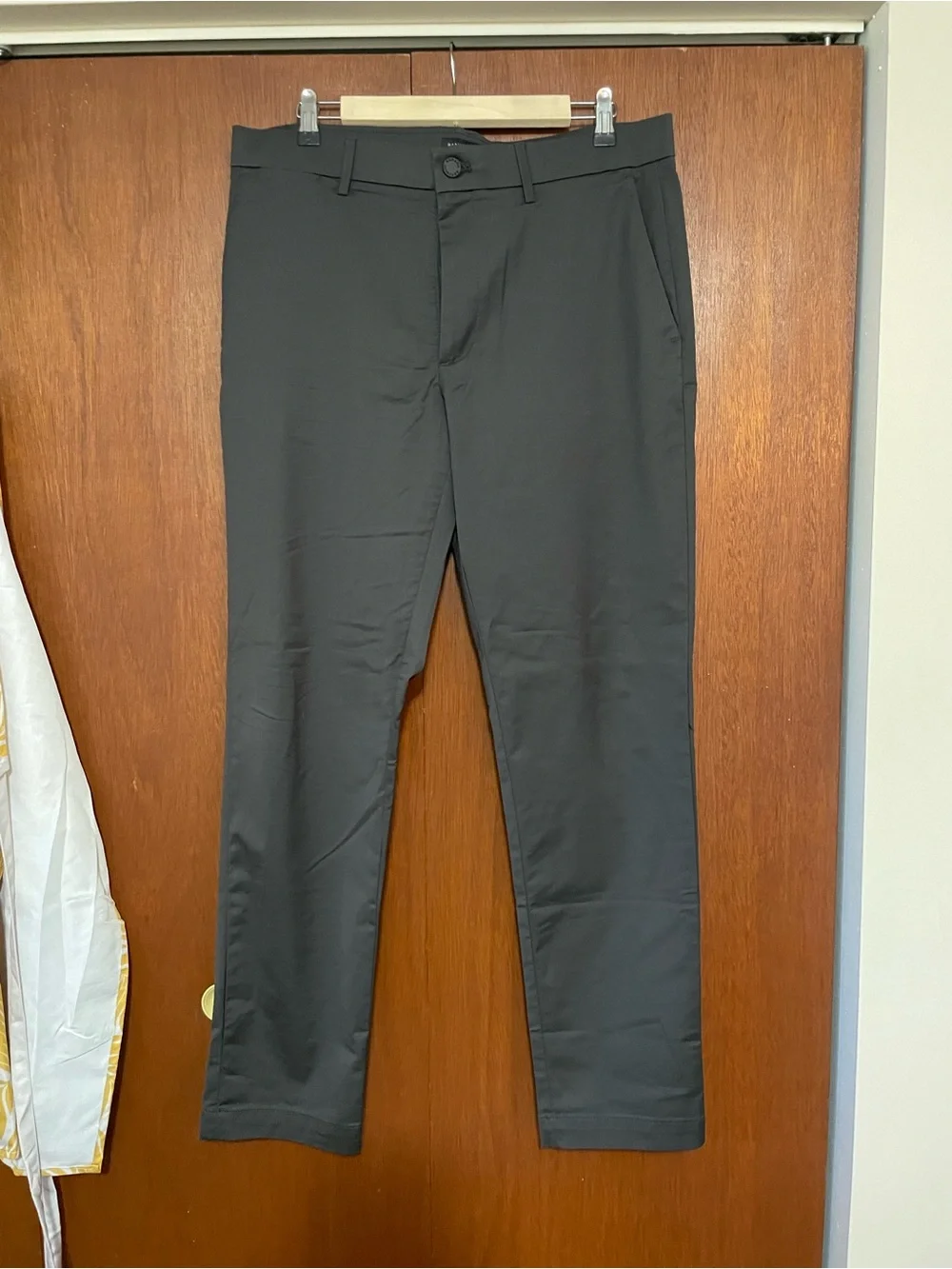 Banana Republic Charcoal Slim Fit Stretch Chinos 33x32